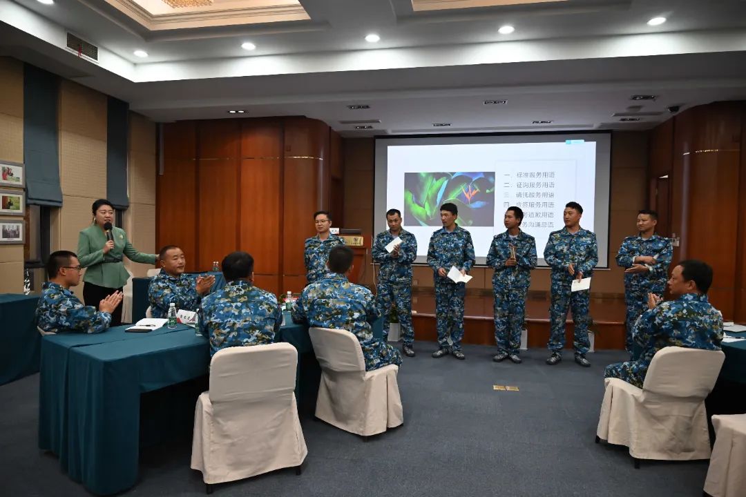 礼济学院举办“国宾礼仪”专项培训